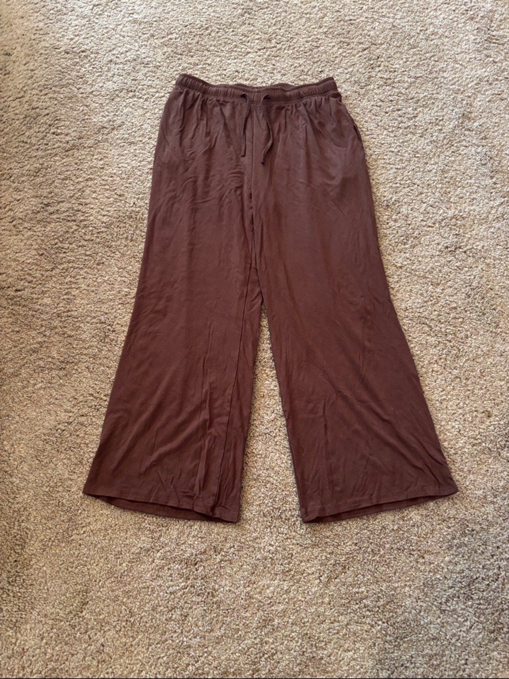 Relaxed Wide-Leg Women's Pants in Chocolate Brown